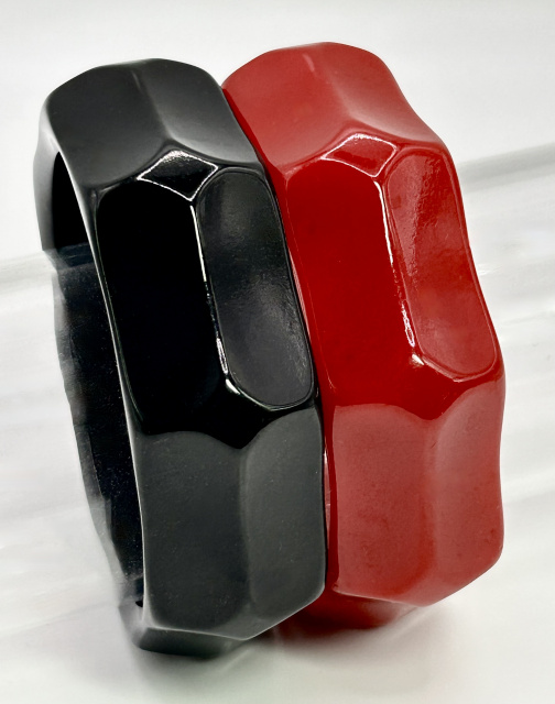 BB310  one inch wide black & red scoop carved octagon shaped bakelite bangles